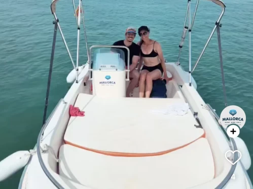 Yacht charter Es Canutells billig Astec 400
