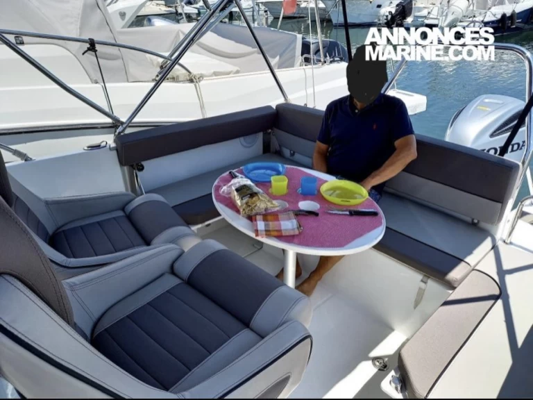 Yacht charter Hyeres billig Cap Camarat 7.5 WA