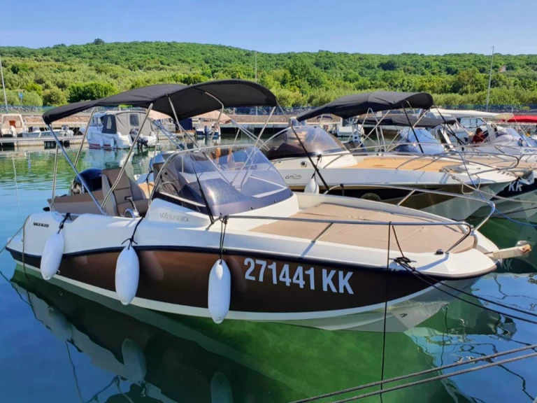 Båtuthyrning Quicksilver Activ 605 Sundeck i Empuriabrava på Samboat 