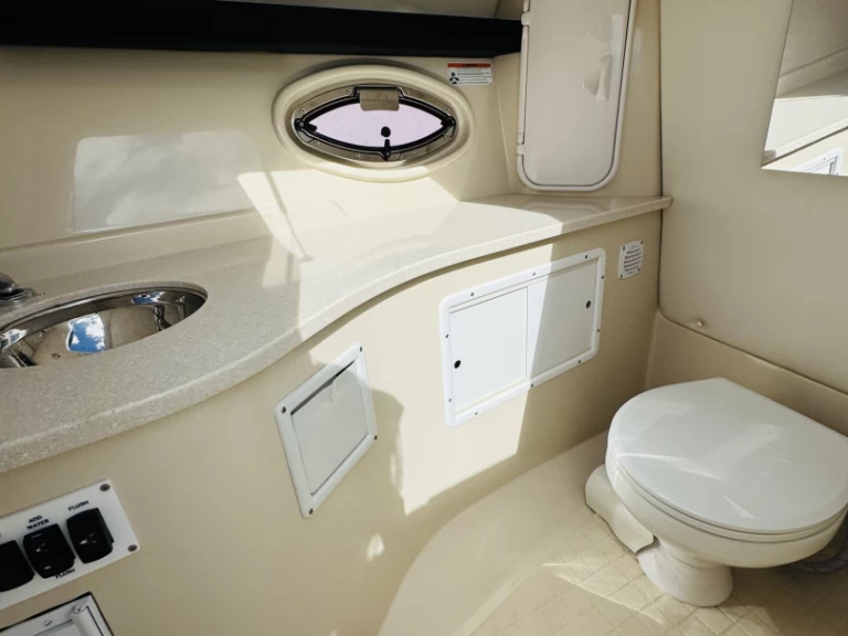 Uthyrning Motorbåt  i Miami  - Four Winns h310