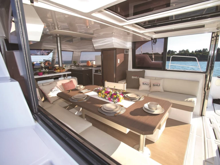 Bali Catamarans Bali Catspace Voile charter bareboat eller skeppad i Fethiye