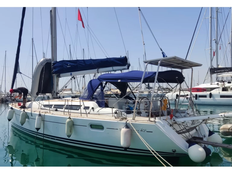 Hyr en Jeanneau Sun Odyssey 42i Alimos 