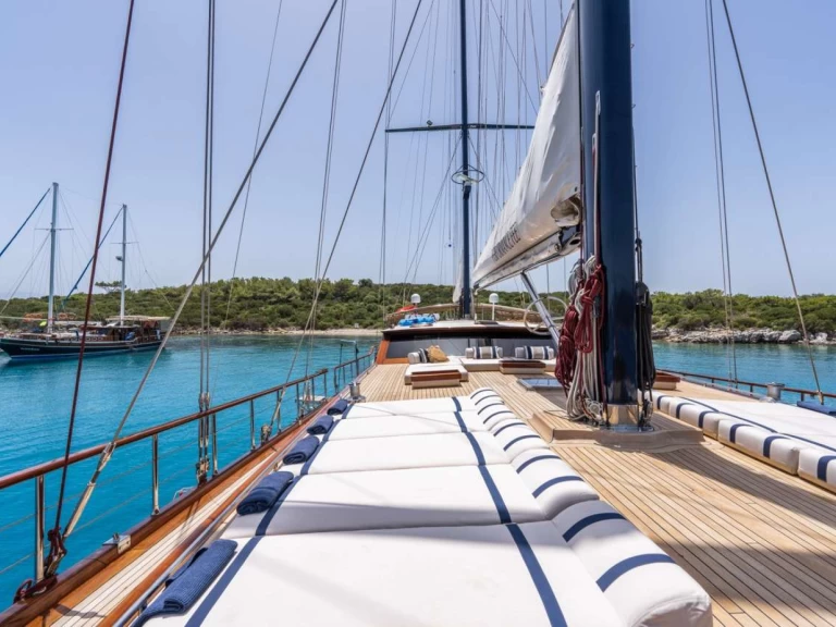 Uthyrning Lyx yacht Custom Gulet-Motor Sailor med en båtlicens 