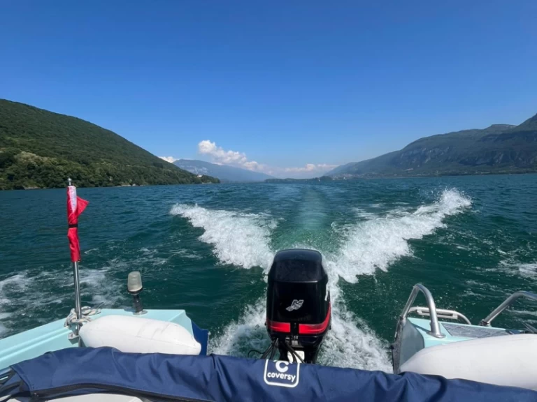 Hyra Motorbåt  med eller utan skeppare Glastron Conjux 