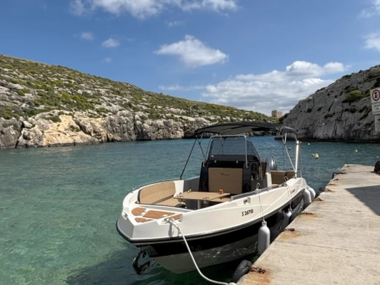 Uthyrning Motorbåt  i Sliema - Nireus Nirues cl620