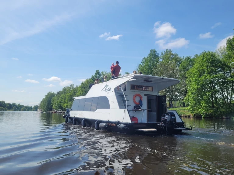 Hyra Motorbåt  med eller utan skeppare Traweller České Vrbné 