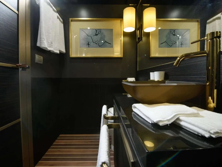 Uthyrning Ibiza Town - HOUSE OF HÜTTER GOLDFINGER av Samboat 