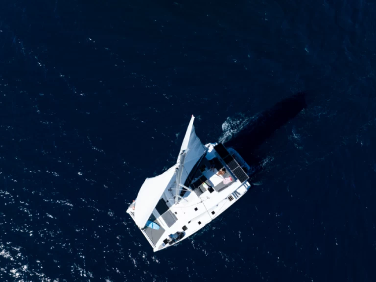 Fountaine Pajot Elba 45 charter bareboat eller skeppad i Pointe-à-Pitre