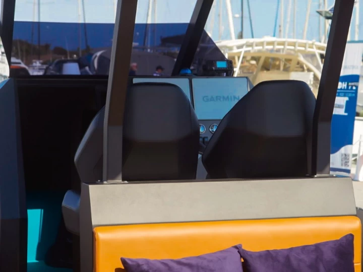 Uthyrning RIB i Ornós - Nautireef NR12