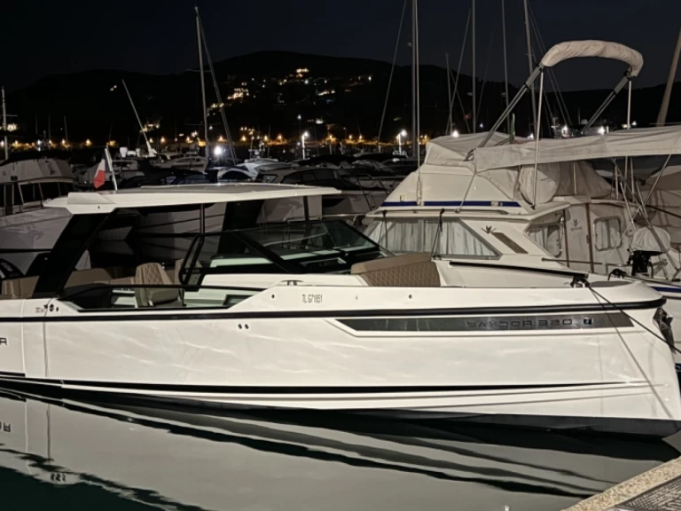 Saxdor Saxdor 320 GTO charter bareboat eller skeppad i Port de la Rague