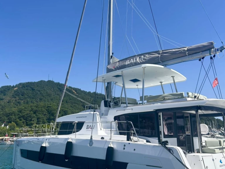 Bali Bali 4.6 charter bareboat eller skeppad i Gocek
