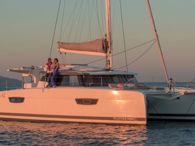 Båtuthyrning Fountaine Pajot Astrea 42 i Gouvia på Samboat 