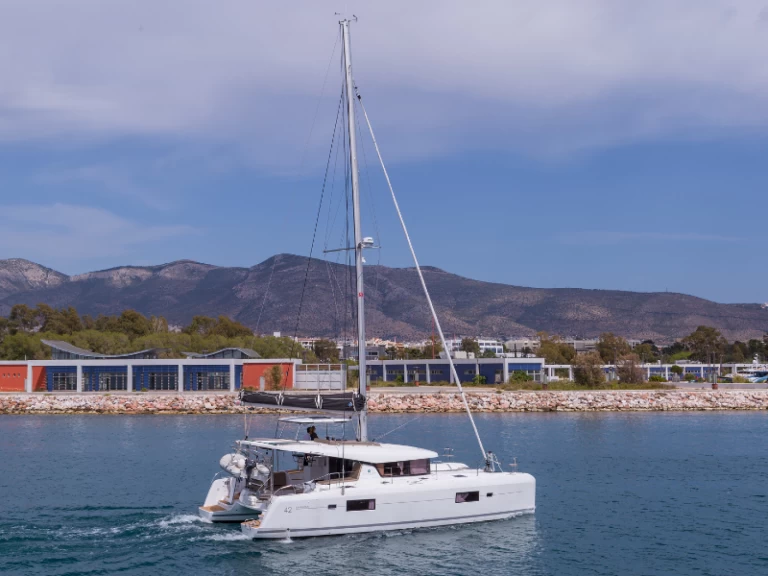 Lagoon Lagoon 42 charter bareboat eller skeppad i Lefkáda