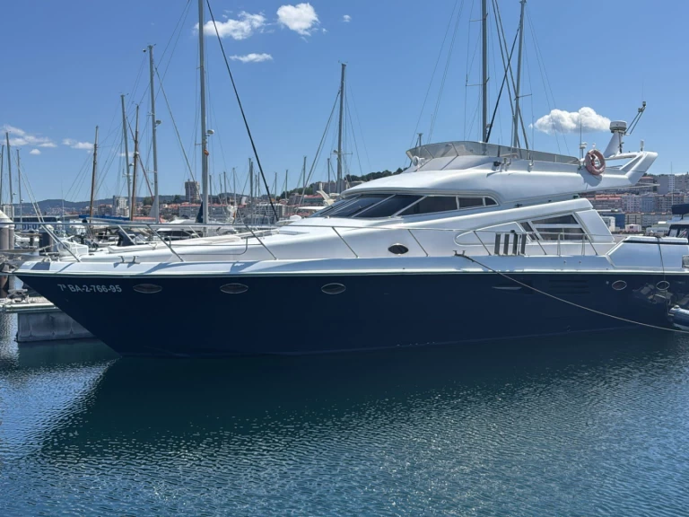 Båtuthyrning Johnson Johnson 56 i Vigo på Samboat 