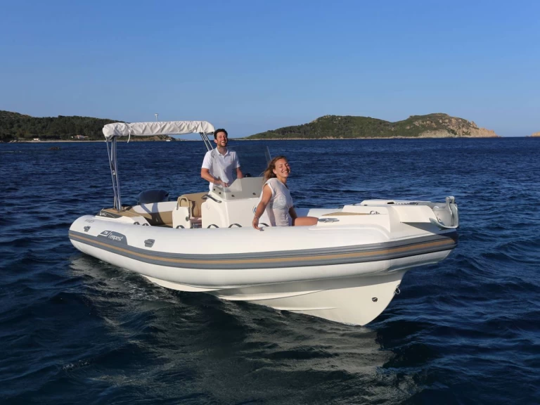 Hyra RIB med eller utan skeppare Capelli Sant'Amanza 