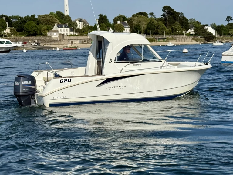 Yacht charter Port de Sainte-Marine billig Antares 620 HB
