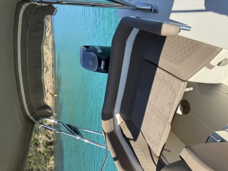 Yacht charter Gapeau billig Lomac 600 IN