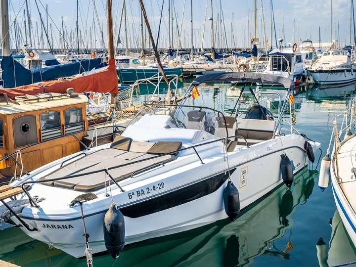 Yacht charter Mataró billig Flyer 8