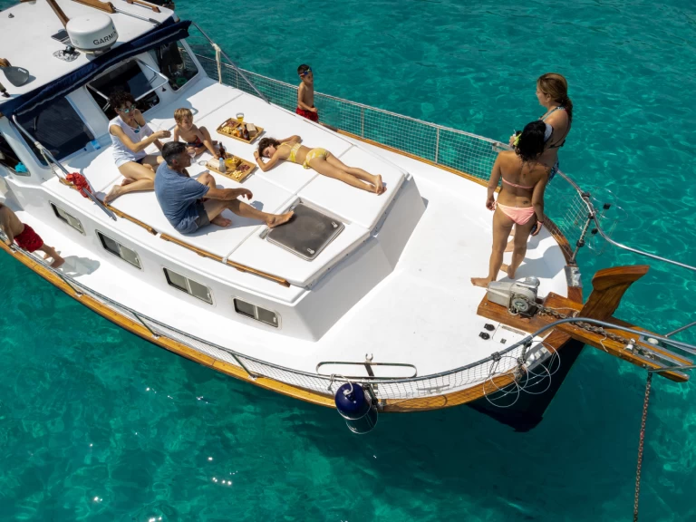 Uthyrning Motorbåt  Myabca med en båtlicens 