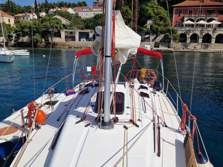 Elan Elan 350 Performance charter bareboat eller skeppad i Cavtat