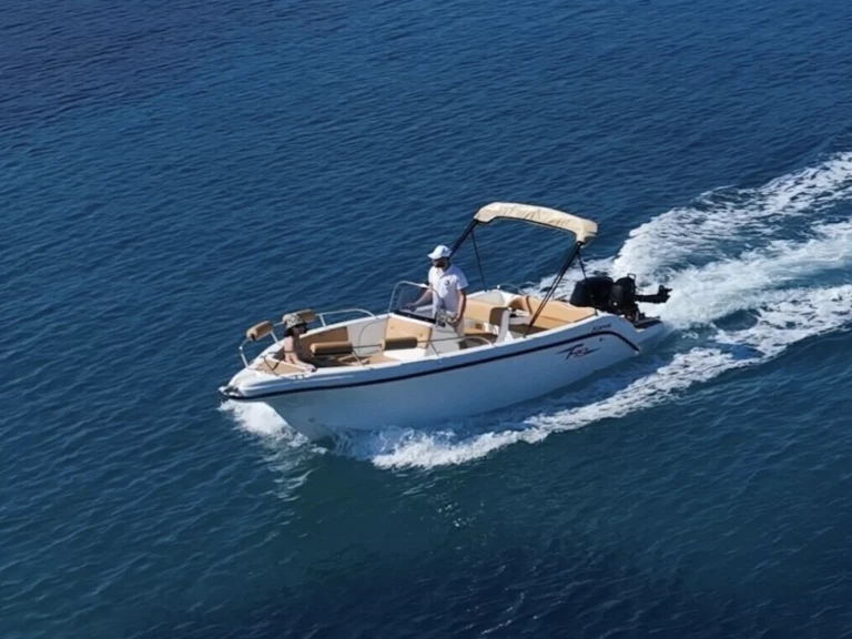 Karel F 19 charter bareboat eller skeppad i Latchi