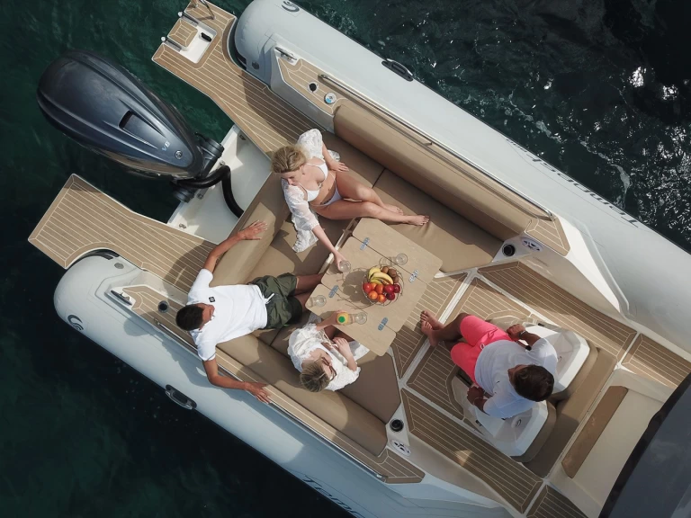 Yacht charter Marine de Sant'Ambrogio billig 900 sun