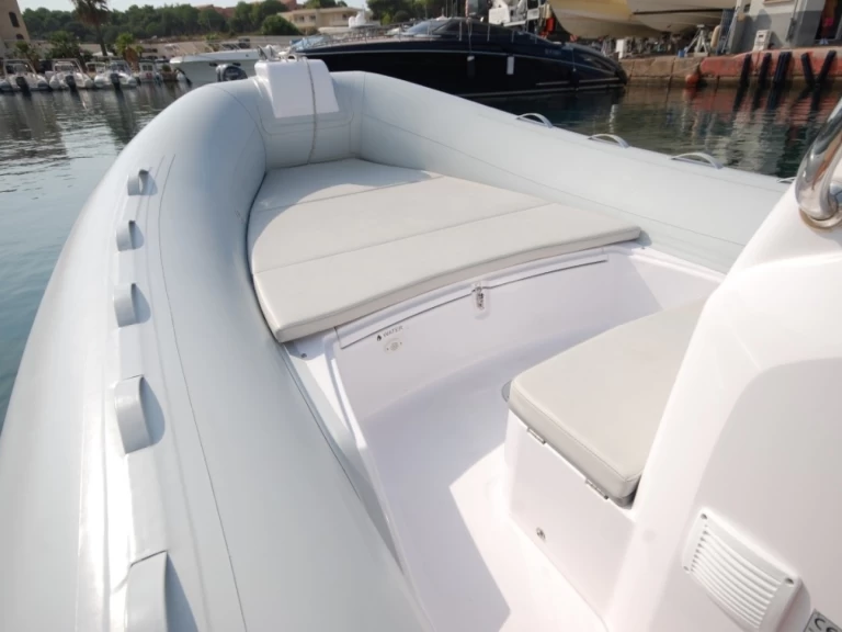 Uthyrning RIB i Marine de Sant'Ambrogio - Capelli TEMPEST 630 S