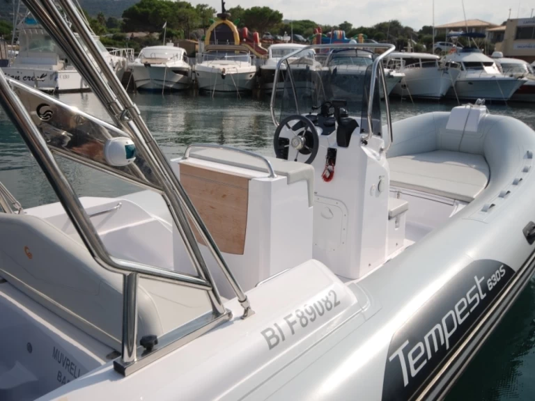 Yacht charter Marine de Sant'Ambrogio billig TEMPEST 630 S