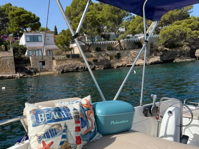 Estable Estable 400 Consola charter bareboat eller skeppad i Santa Ponsa