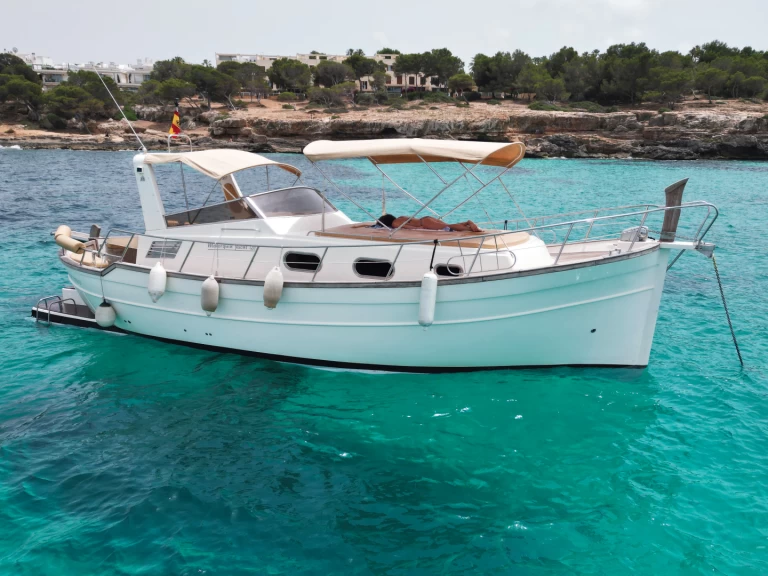 Menorquin-Yachts Menorquin Yachts 120 charter bareboat eller skeppad i Palma de Mallorca