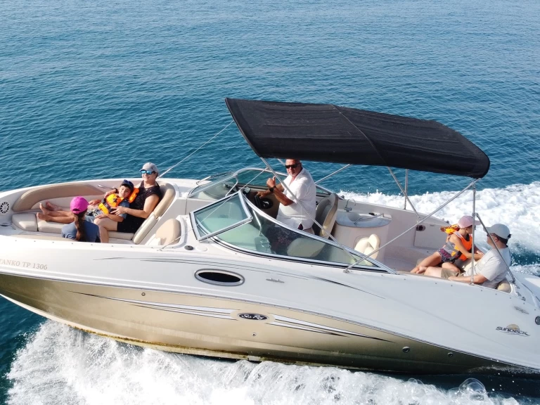 Uthyrning Motorbåt  i Lárdos - Sea Ray Sea Ray 270 Sun Deck