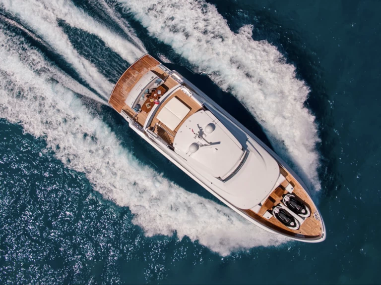 Uthyrning Lyx yacht Vanquish med en båtlicens 
