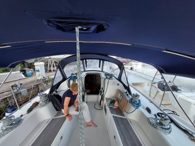 Bénéteau First 40.7 charter bareboat eller skeppad i La Spezia