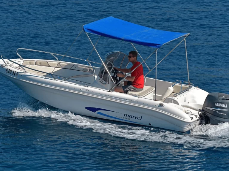 Uthyrning Motorbåt  Marvel med en båtlicens 