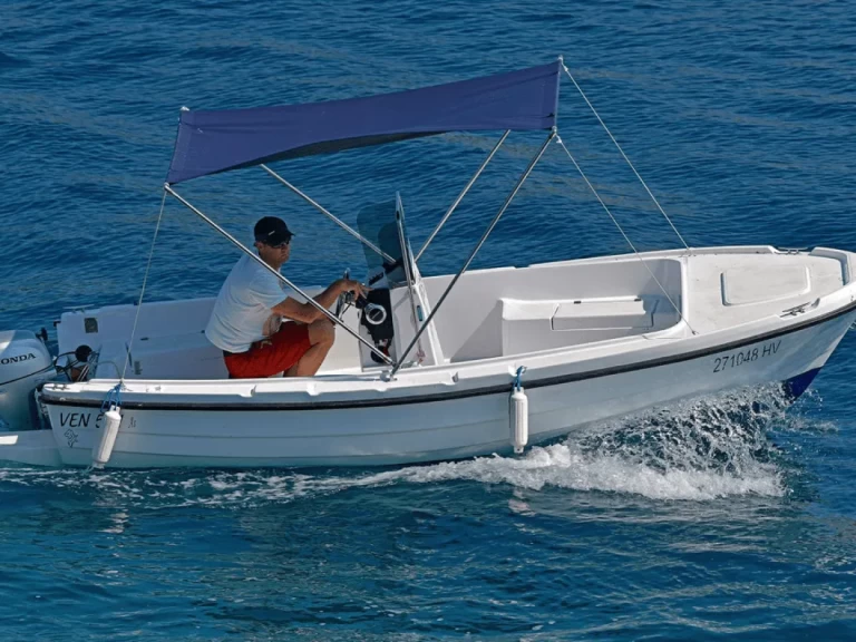 Ven Ven 501 charter bareboat eller skeppad i Hvar