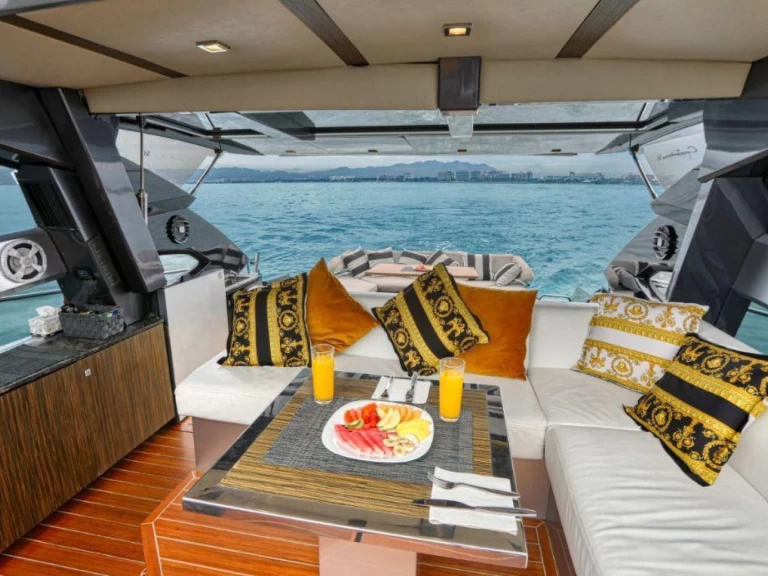 Hyr en Rio 60 Puerto Vallarta 