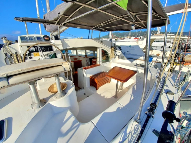 Yacht charter Barcelona billig Lagoon 380