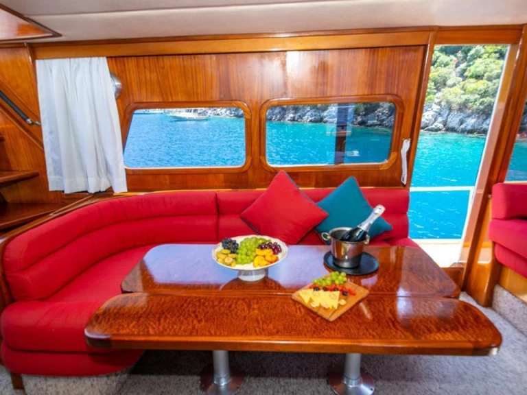 Yacht charter Fethiye billig costom made