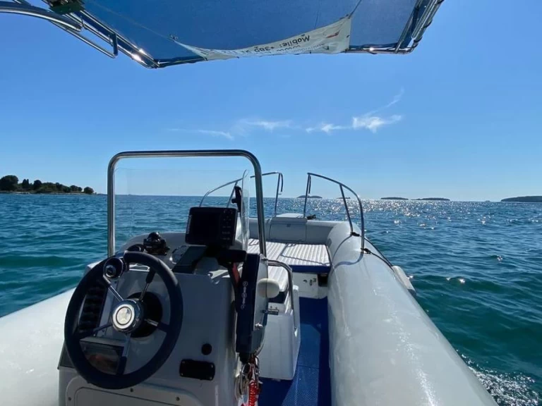 Båtuthyrning Prestige Prestige 500 Fly i Rovinj på Samboat 