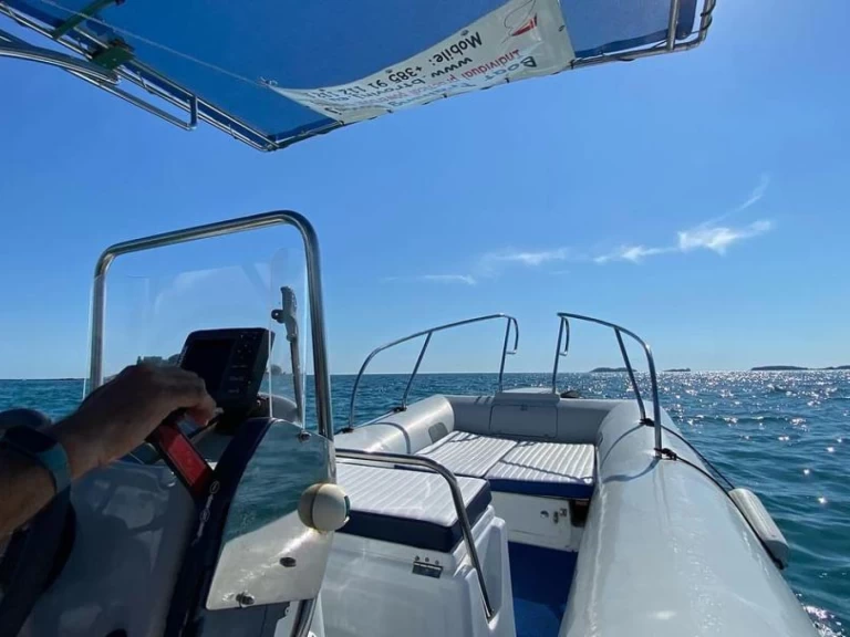 Hyra Motorbåt  med eller utan skeppare Prestige Rovinj 