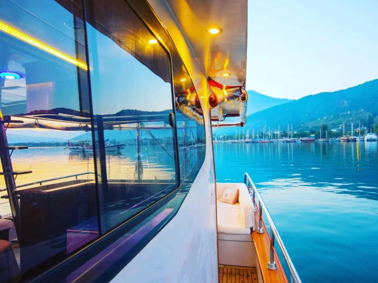 Yacht charter Fethiye Harbour billig costome made 