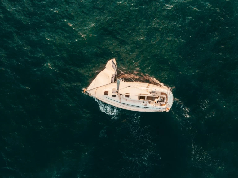 Hyr en Bavaria Bavaria 36 Cruiser Puerto Deportivo de Marbella 