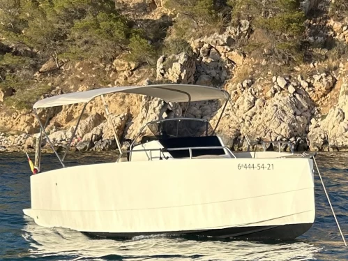 Hyr en Nuva Nuva M6 Open Marina Greenwich 