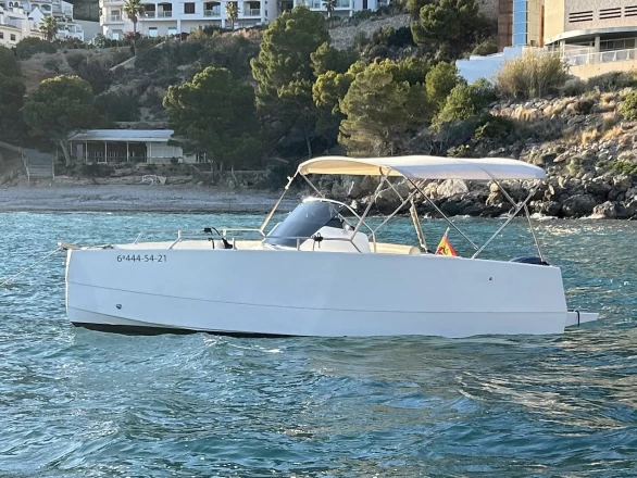 Yacht charter Marina Greenwich billig Nuva M6 Open