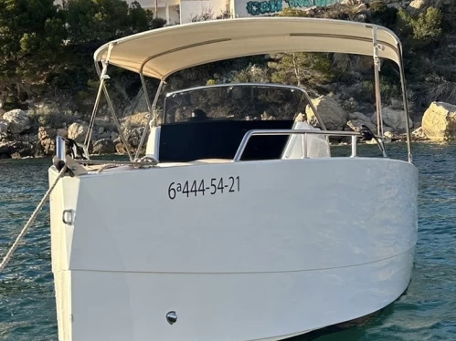 Hyra Motorbåt  med eller utan skeppare Nuva Marina Greenwich 