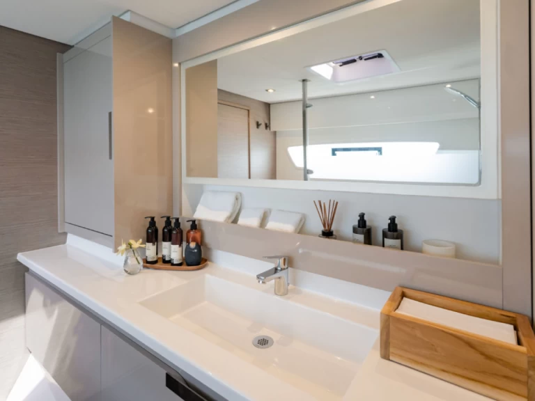 Hyra Katamaran  med eller utan skeppare Fountaine Pajot Culebra 