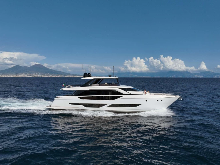Hyr en Ferretti FAST Podstrana 