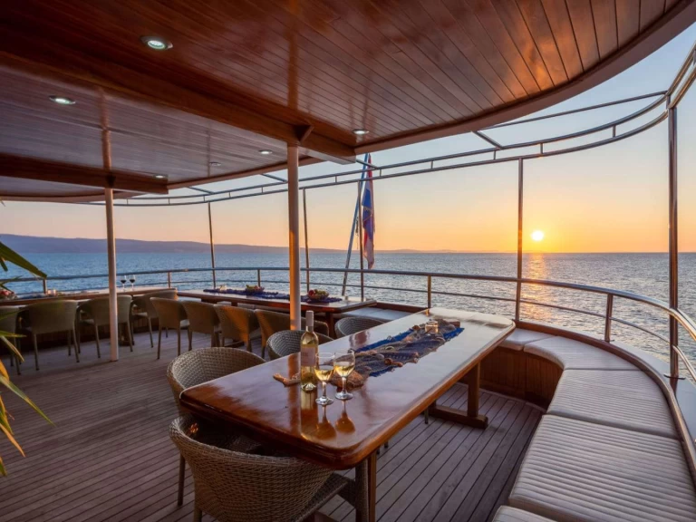 Uthyrning Lyx yacht Brodosplit med en båtlicens 