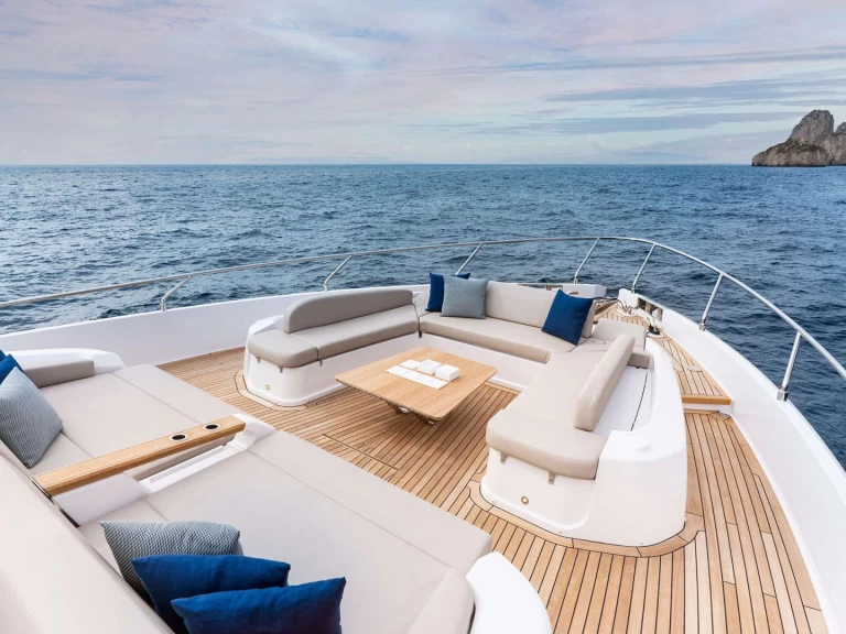 Hyr en Ferretti FAST Podstrana 