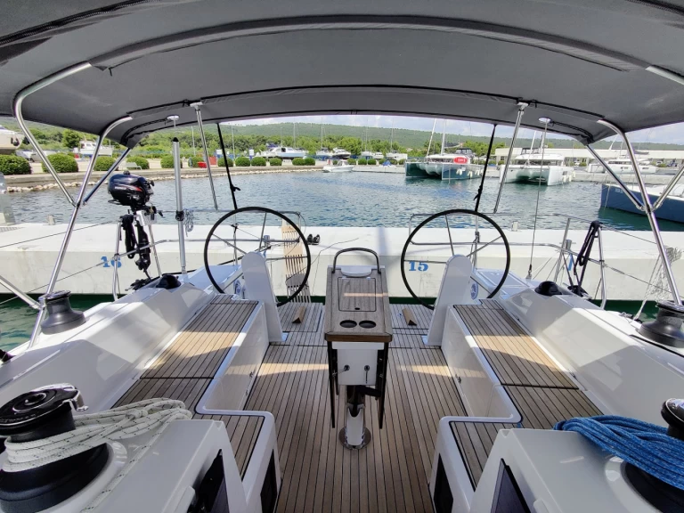 Hyra Segelbåt  med eller utan skeppare Bavaria Sukošan 